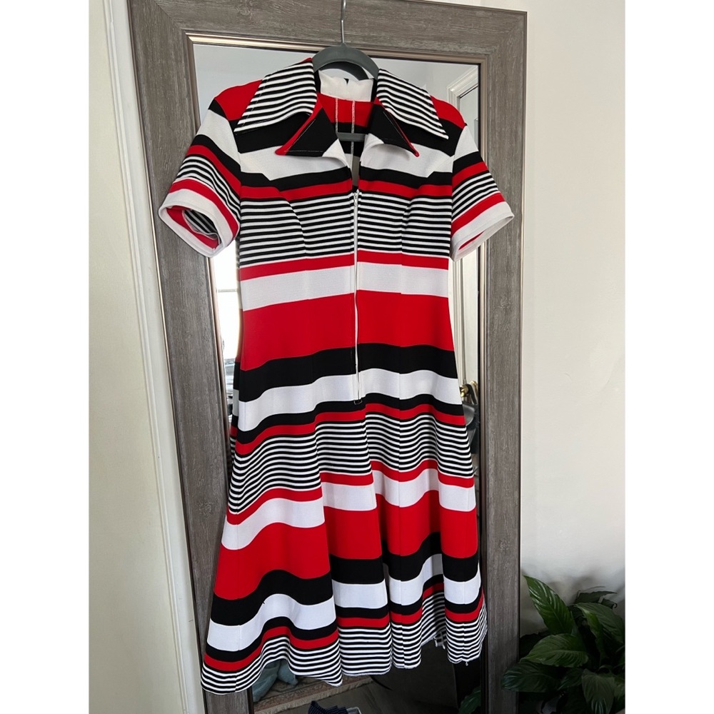 ❤️‍🔥 Vintage 70’s Dagger Collar Dress 💋 Fits large ❤️‍🔥